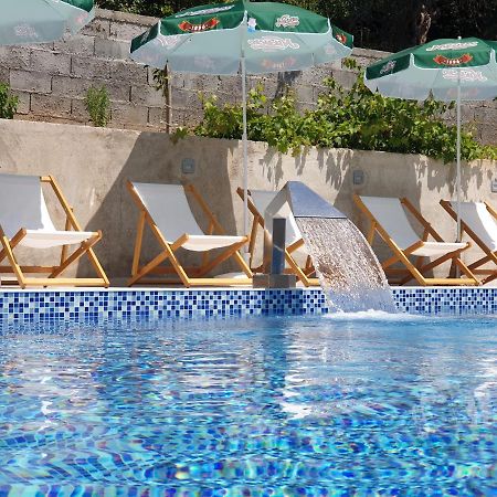 Grejm Family Apartments Petrovac ภายนอก รูปภาพ