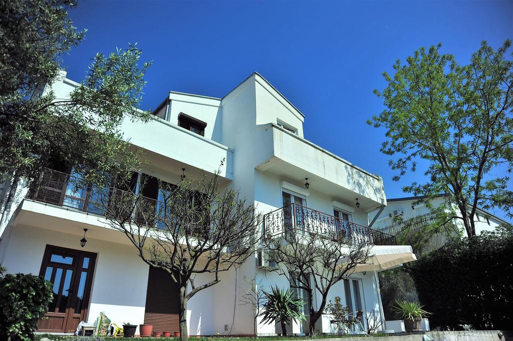 Grejm Family Apartments Petrovac ภายนอก รูปภาพ