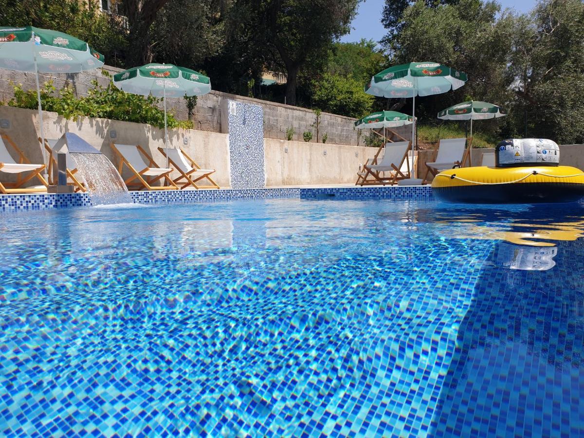Grejm Family Apartments Petrovac ภายนอก รูปภาพ
